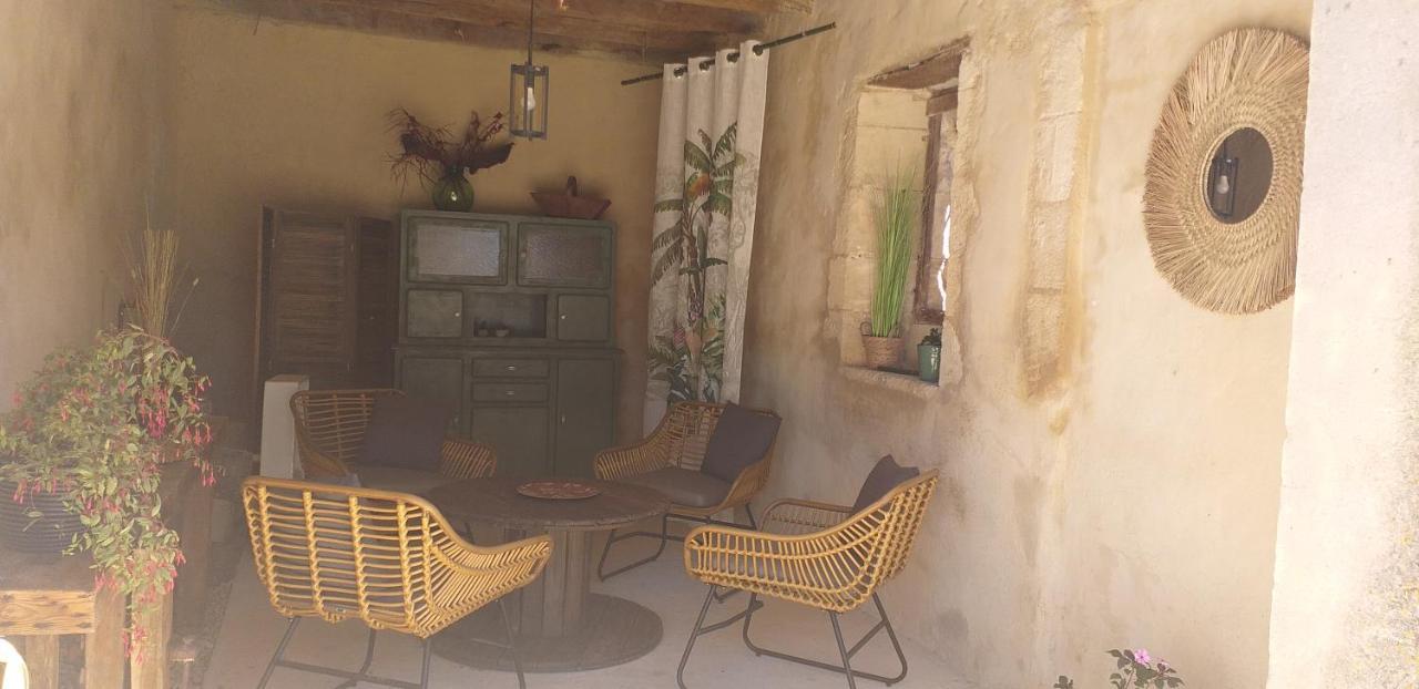 Logis De Bois Roche Βίλα Saint-Bonnet-sur-Gironde Εξωτερικό φωτογραφία