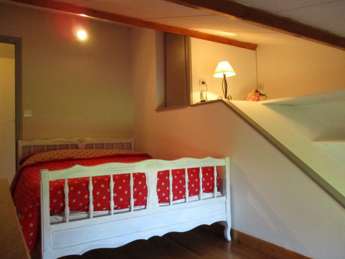 Logis De Bois Roche Βίλα Saint-Bonnet-sur-Gironde Εξωτερικό φωτογραφία
