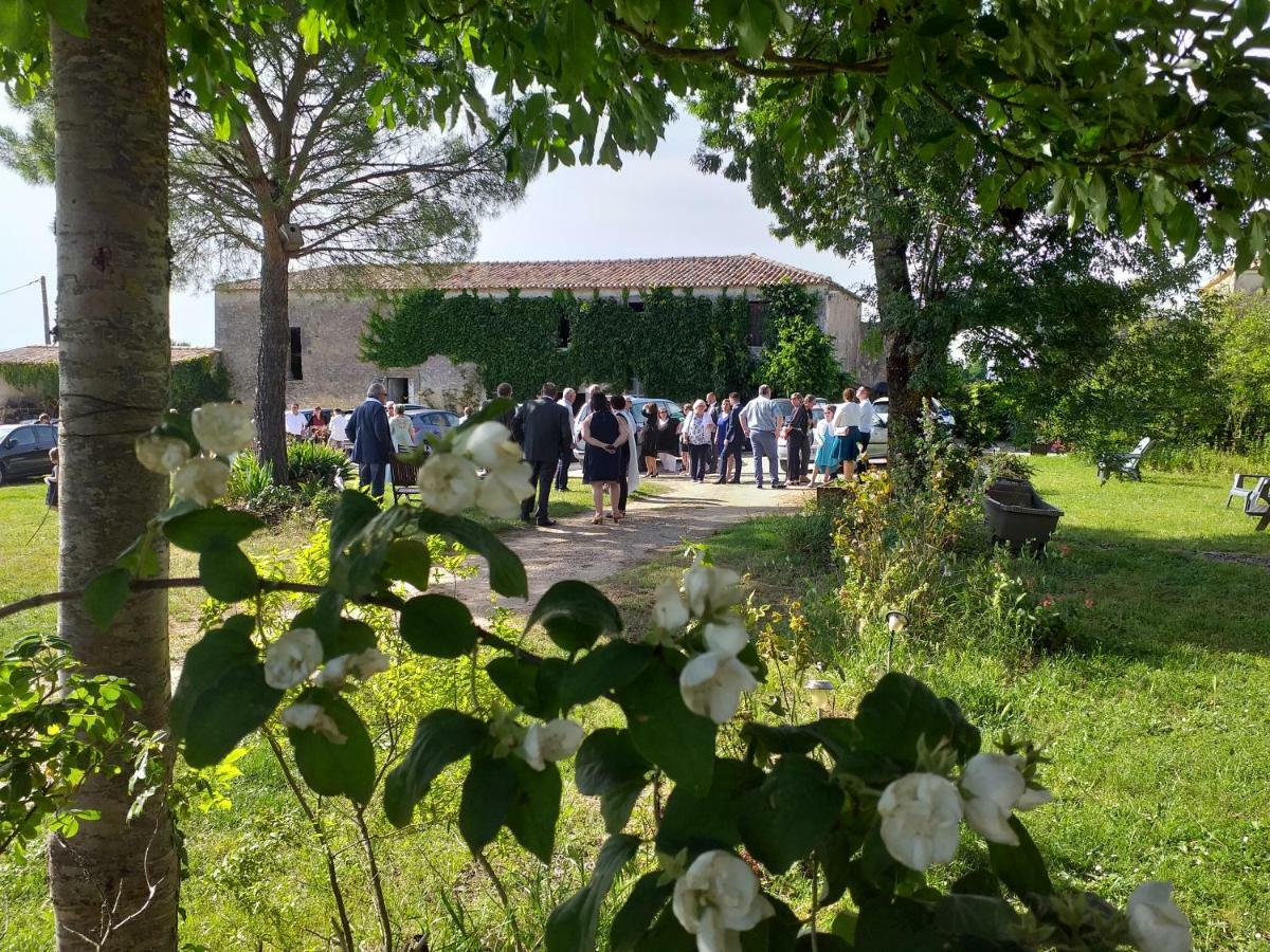 Logis De Bois Roche Βίλα Saint-Bonnet-sur-Gironde Εξωτερικό φωτογραφία